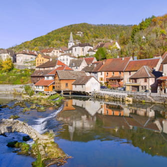 A voir aux alentours de Besancon: Lods au cœur de la vallée de La Loue