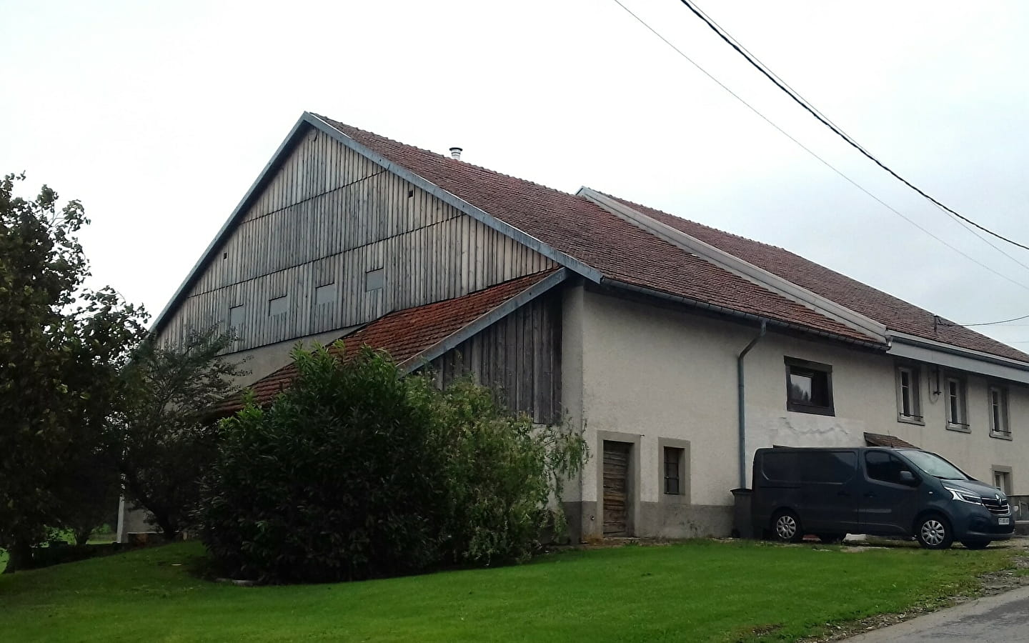 Visit to a Comtois farmhouse restored as a dwelling house