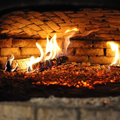 Baking bread and brioches - Ecomusée maison Michaud