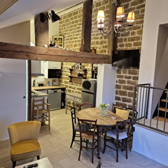 À la Maison - gîte - LES REPOTS