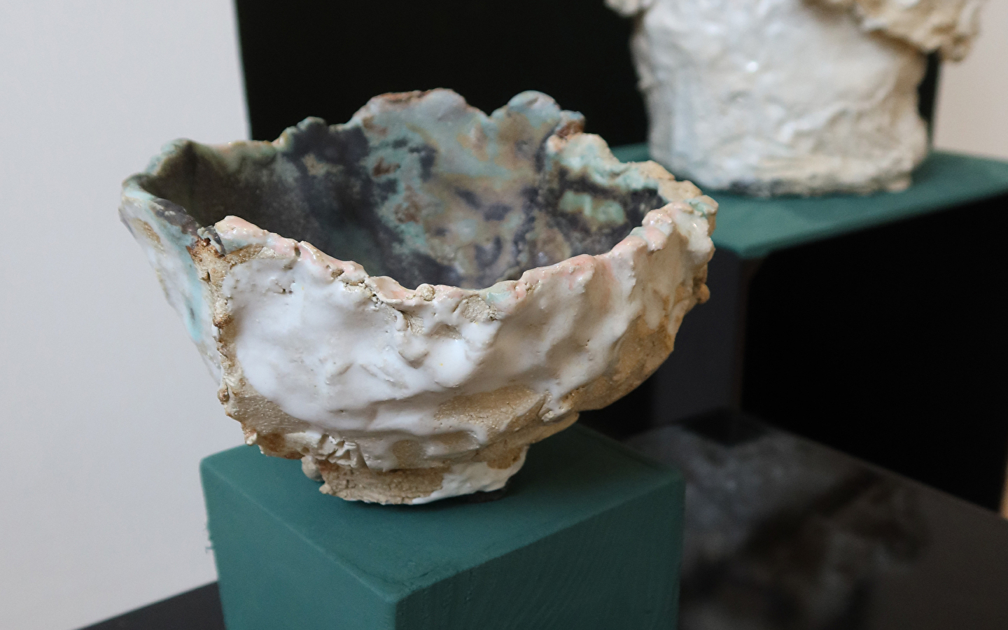 De l'une à l'autre' exhibition: ceramics, engraving and painting - Aude St Gérand and Patricia Peterschmitt