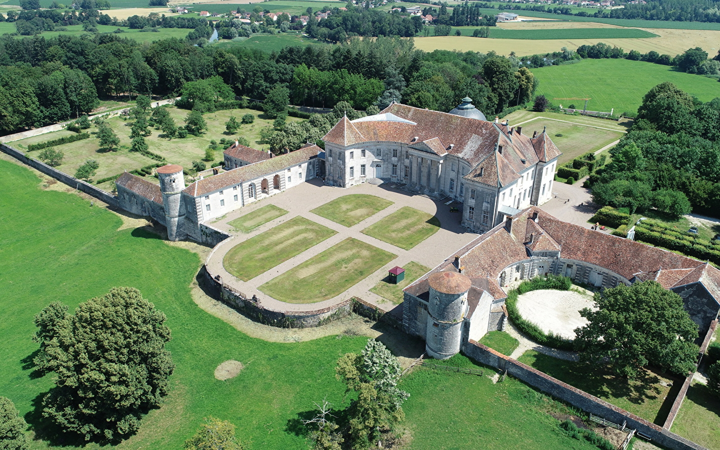 A return to elegance at Château de Moncley