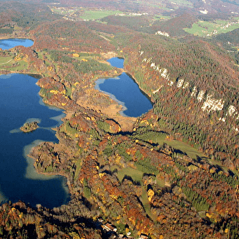 The Aigle peak and the 4 Lakes viewpoint - LA CHAUX-DU-DOMBIEF