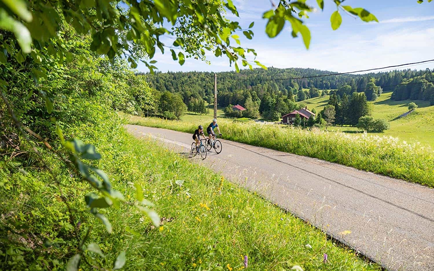 Discovering the highest lake in the Jura - Cycle route 05