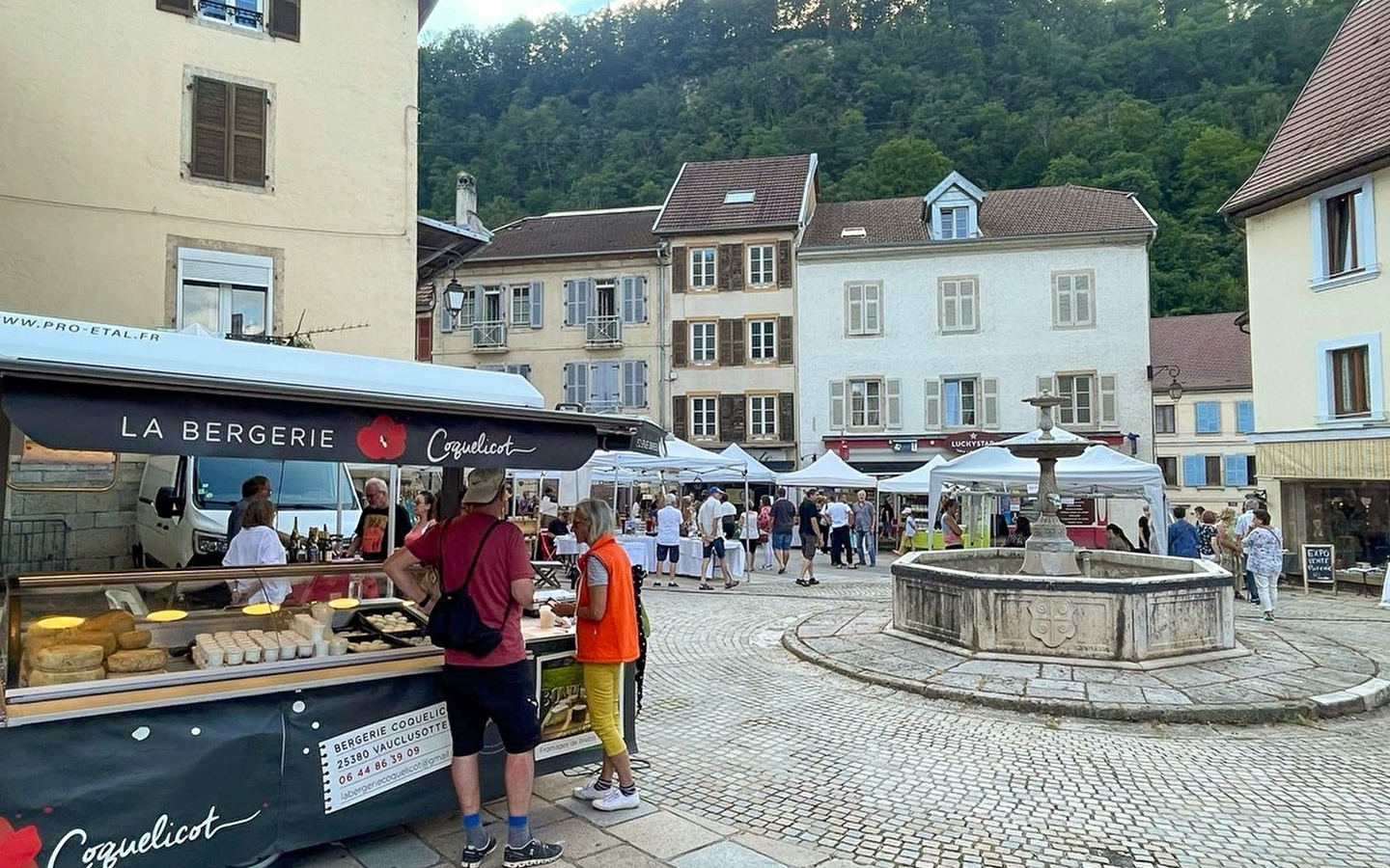 Artisanal Market & Regional Products