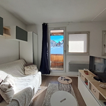 La Serre - Studio en résidence - P322THI00 - PREMANON