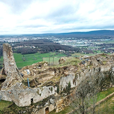 Guided tours of Montfaucon Castle