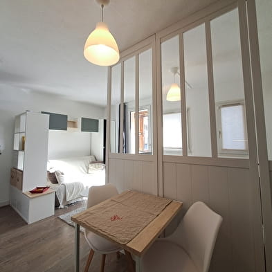 La Serre - Studio en résidence - P322THI00