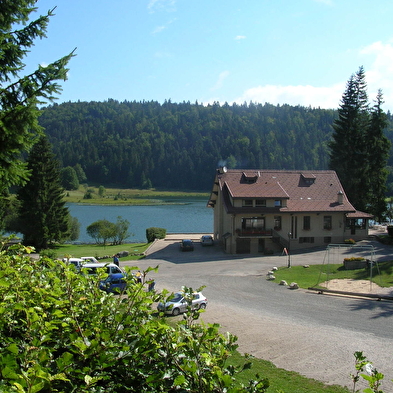 Aire de service du Lac Genin