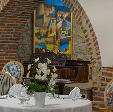 New Year's Eve dinner & party