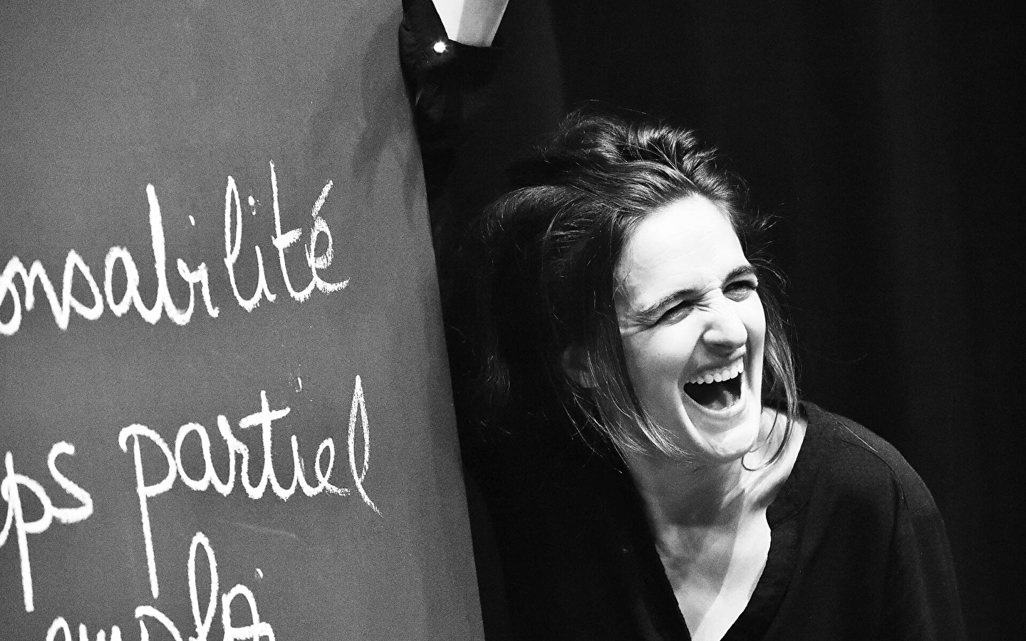 Zou's cheeky lesson - Compagnie Le Thyase