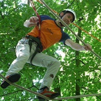 Accrobranche acrobatique ados et adultes avec Branche Evasion - AMBERIEU-EN-BUGEY