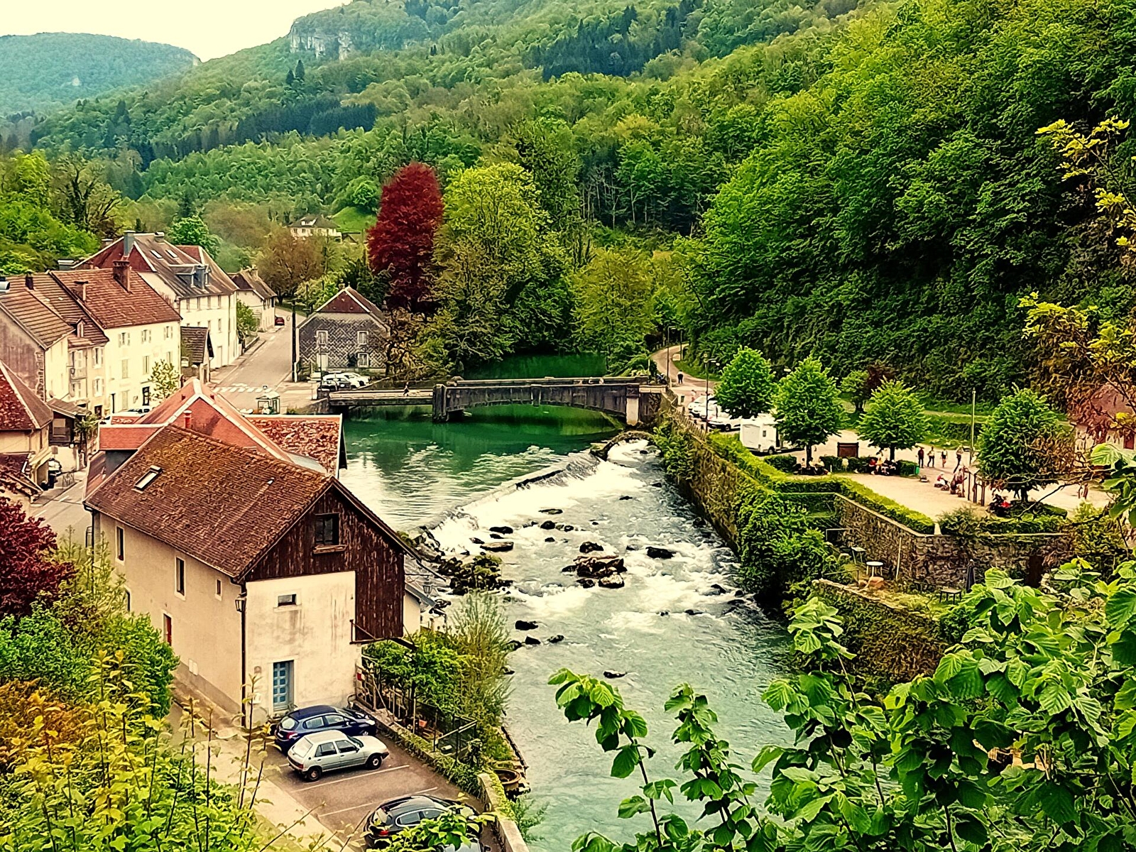 Visite guidée de Lods, plus beaux villages de France Montagnes du Jura