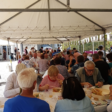 Fantastic Picnic at Vaux sur Poligny