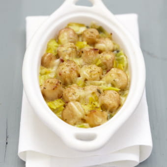 Gratin de coquilles saint jacques au curry, poireaux fondants et Emmental grand cru - BESANCON