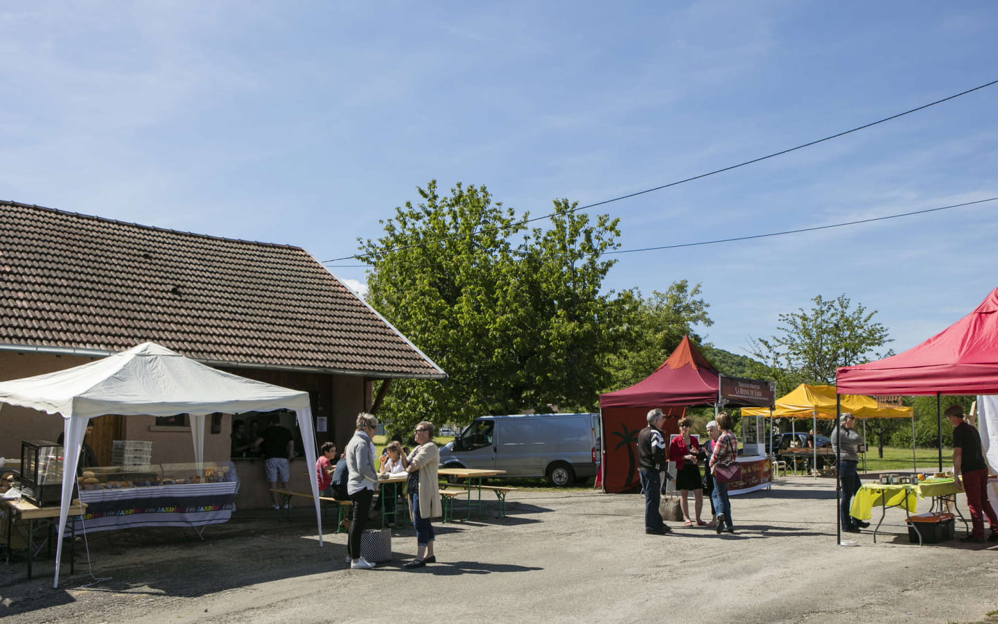 Farmers' market in Busy