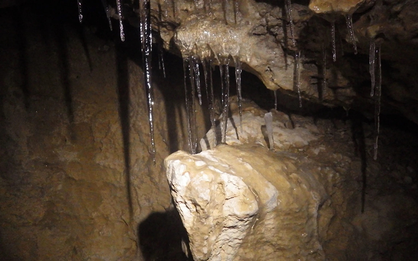 Rencontre - 'Femme Spéléologue'