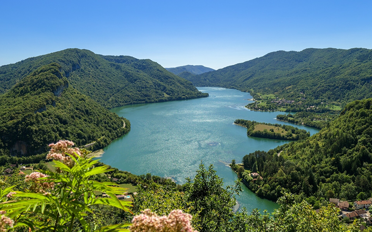 Loop 16: Tour of the lake of Coiselet