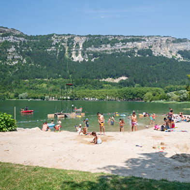 Baignade au lac de Nantua