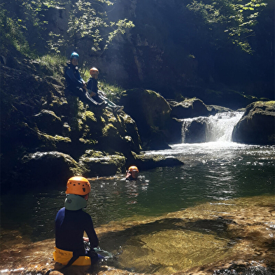 NOA GUIDES : Canyoning et Spéléologie