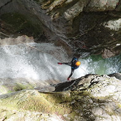 NOA GUIDES : Canyoning et Spéléologie