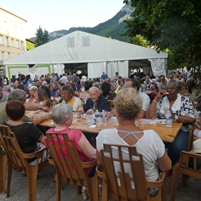 Les stands du rugby à Nantua