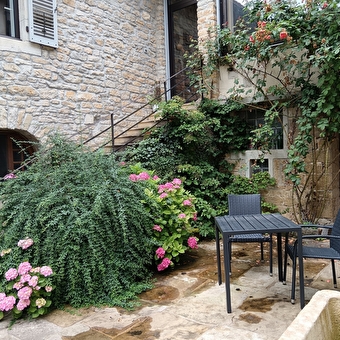 L'Hirondelle - MONTAIGU