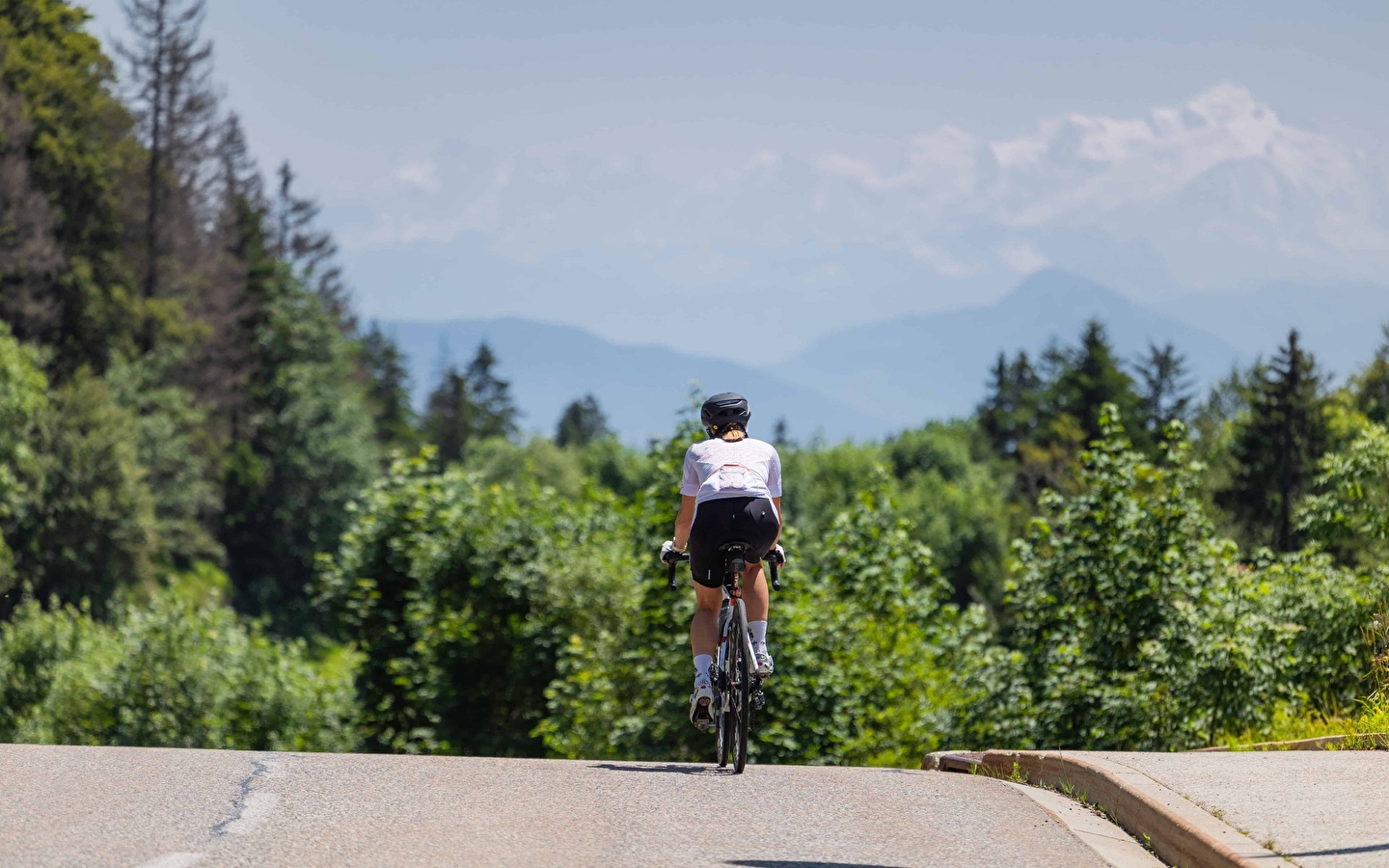 Above Lake Geneva - Cycle route 15