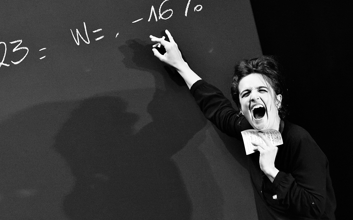 Zou's cheeky lesson - Compagnie Le Thyase