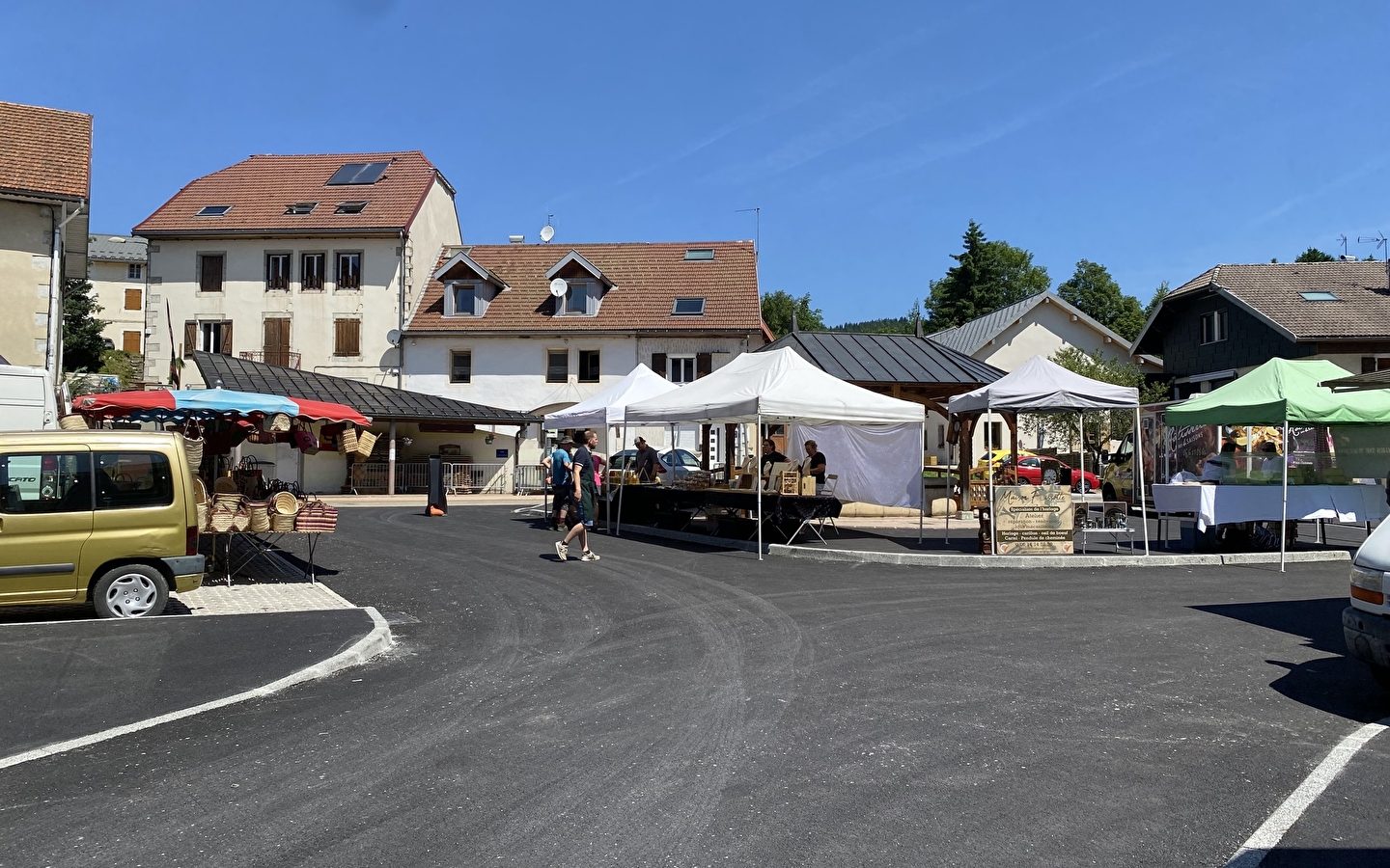 Market of local producers and craftsmen