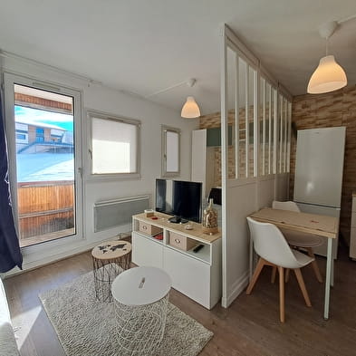 La Serre - Studio en résidence - P322THI00