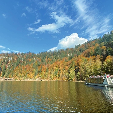 The unusual Doubs, in the heart of the Jura Mountains