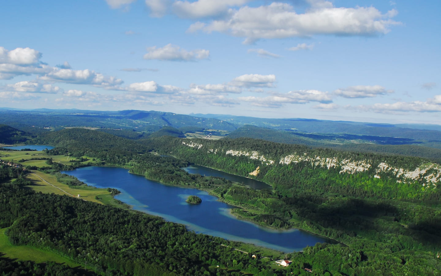 Le lac d'Ilay