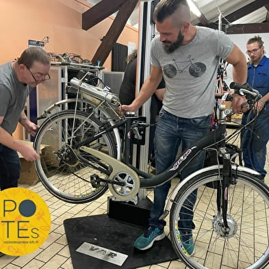 Solidarity bike workshop on the route des POTEs