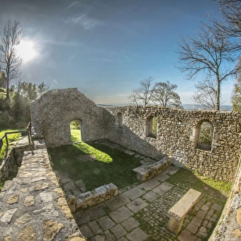 Cliffs and Castle Trail - MONTFAUCON