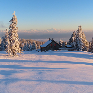 Snowshoeing in the wide open spaces of the Swiss Jura