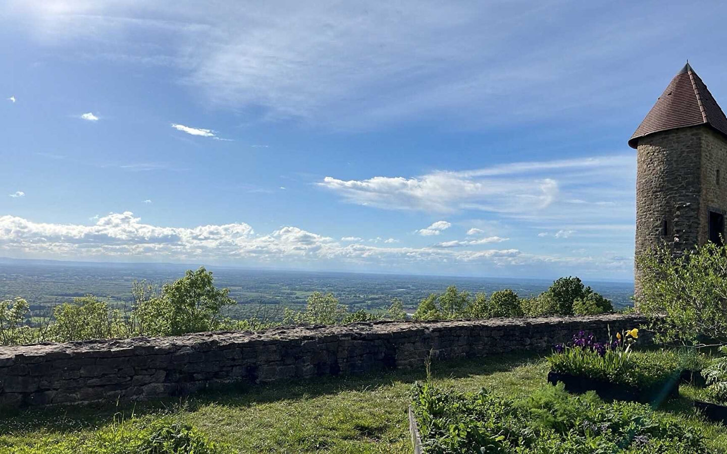 Spring work camp at Château de Chevreaux