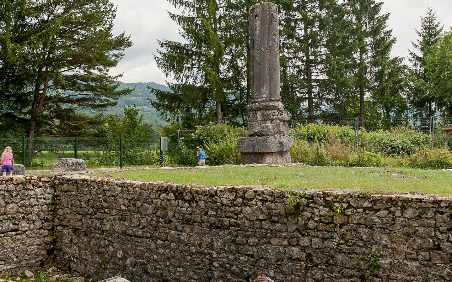 Instants visites - Temple d'Izernore