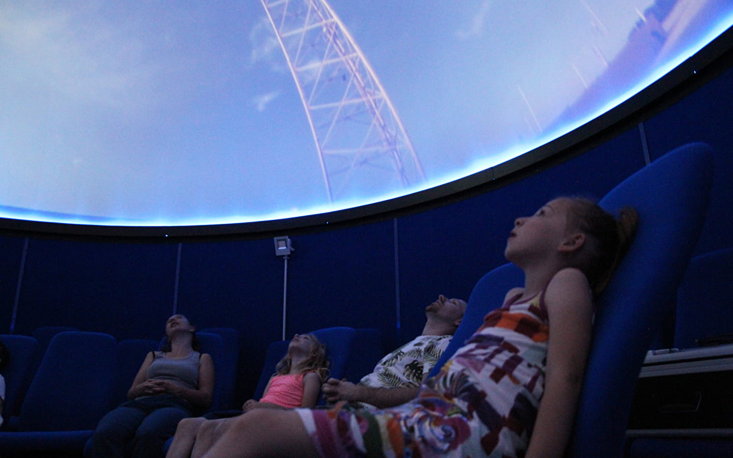 Séance au planétarium de l'Observatoire de la Lèbe