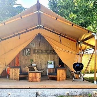 Tentes insolites au Domaine des Cèdres - VILLEBOIS