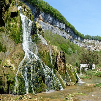 ESCAPADE IN THE JURA -