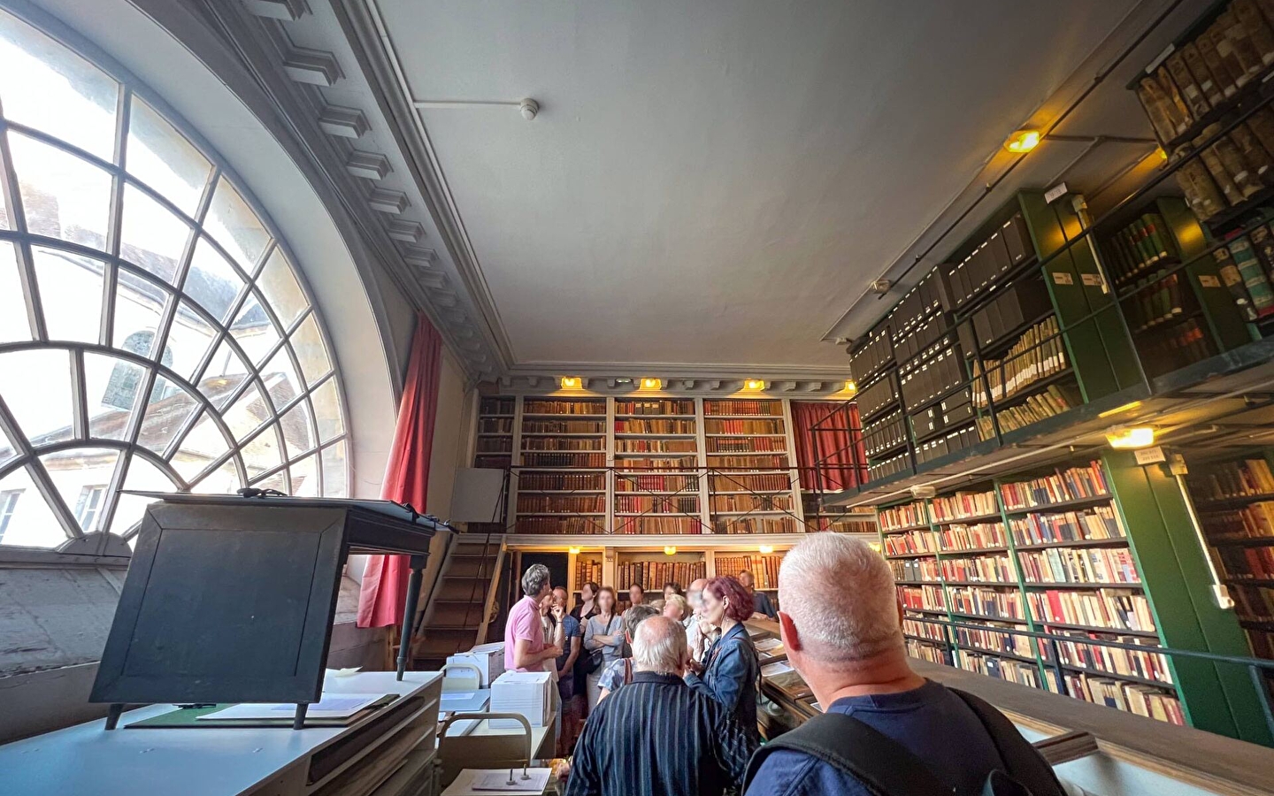 Surprise guided tour