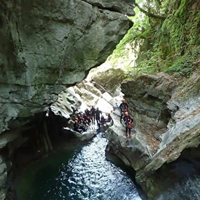 Journée aventure dans le Haut-Bugey avec Canyoning Emotions